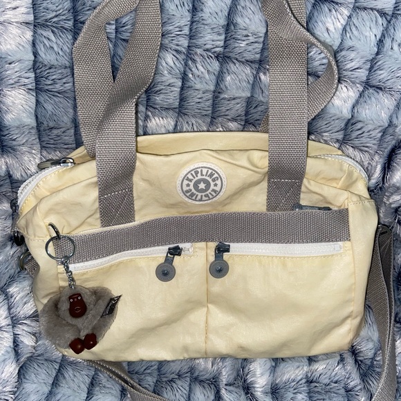 Kipling Klara Handbag Crossbody Pearl White / Gray - Picture 2 of 9